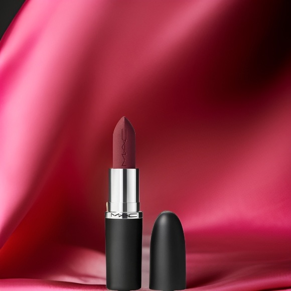New "Keep Dreaming" Macximal Silky Matte Lipstick - Picture 3 of 11